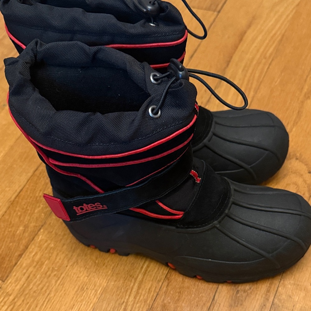 Totes Kids Black and Red Snow Boots